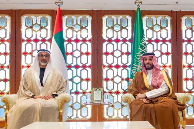 ولي العهد وولي عهد أبوظبي يستعرضان العلاقات الثنائية