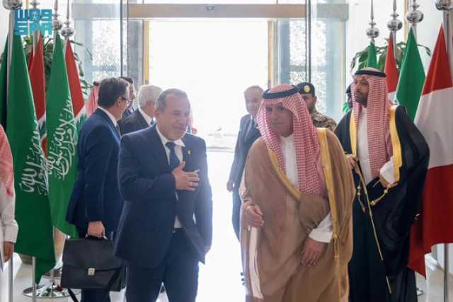 الجبير ووزير خارجية البيرو يبحثان تعزيز العلاقات