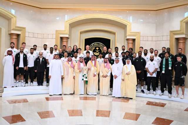محافظ جدة يستقبل مجلس إدارة الأهلي واللاعبين