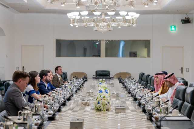وزير الدولة للشؤون الخارجية يستقبل وفدًا من مجلس النواب الأمريكي