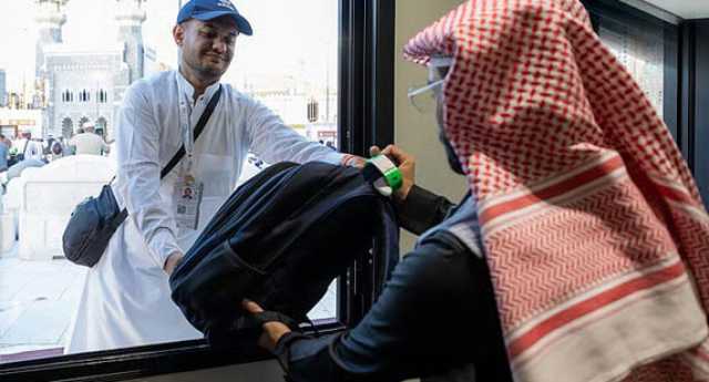 “شؤون الحرمين” توفر خدمة حفظ الأمتعة للحجاج