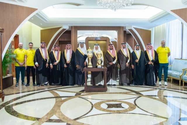 أمير الشرقية ونائبه يستقبلان إدارة نادي الخليج