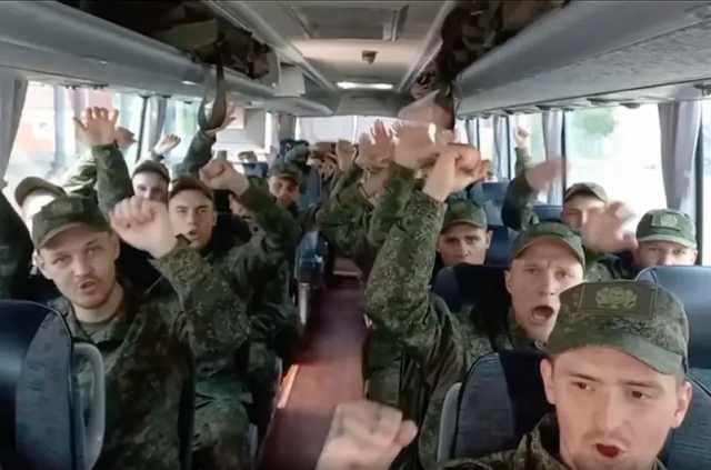 موسكو تحذر أوكرانيا من تكاليف رفض التنازلات وسط تصاعد التوترات في المفاوضات