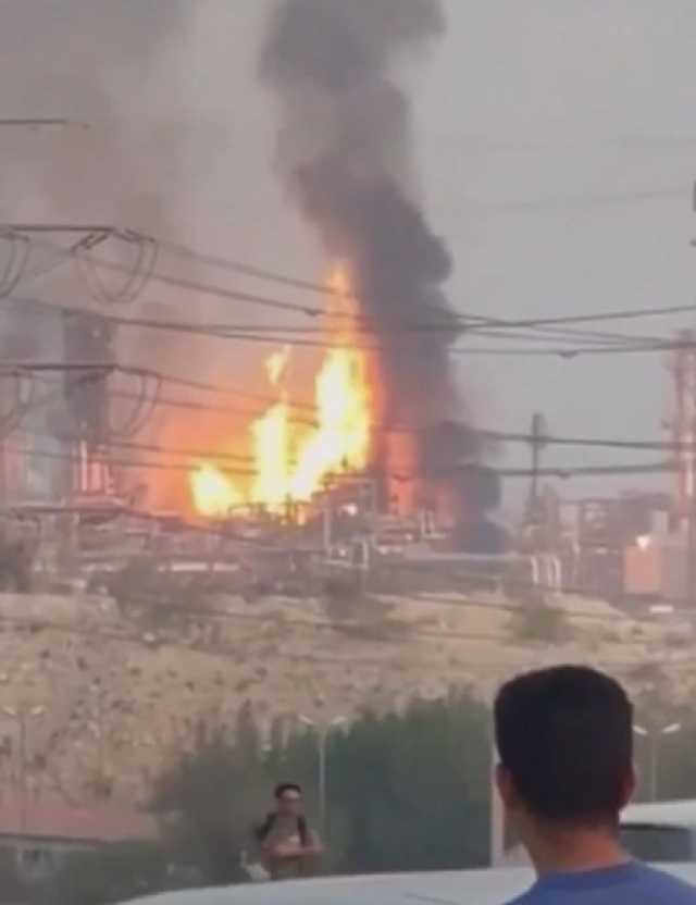 تصعيد خطير.. إسرائيل تستهدف منشآت الطاقة في إيران