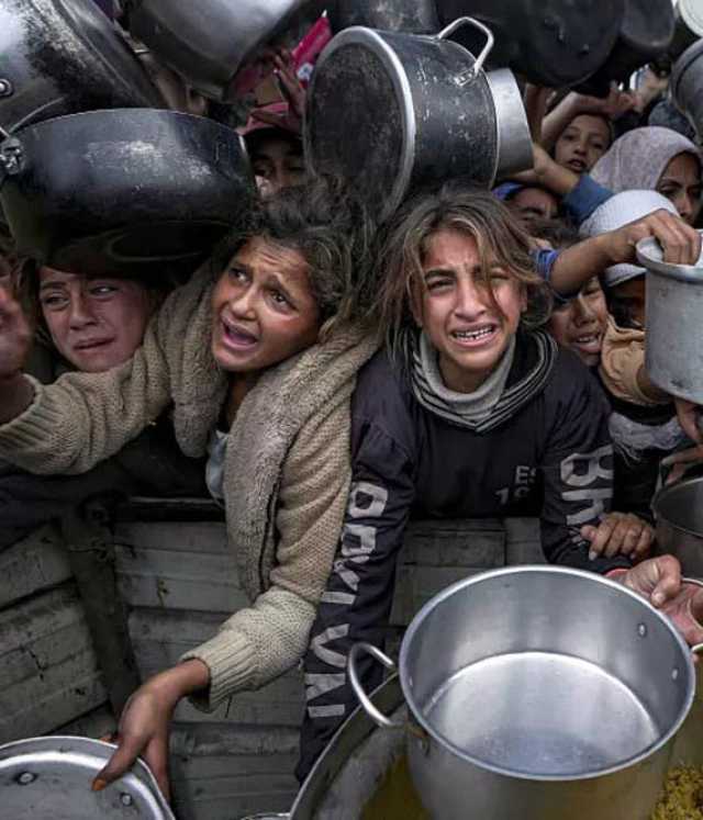 بسبب تجويع سكان غزة.. شخصيات إسرائيلية بارزة تطالب بعقوبات على تل أبيب