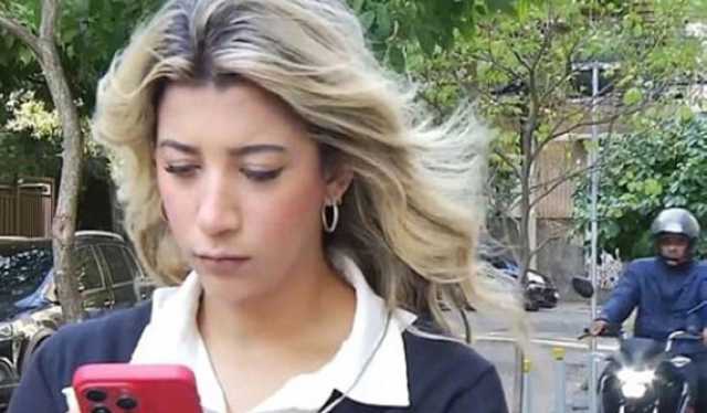 مراسلة تلفزيونية تتعرض للسرقة أثناء بث مباشر