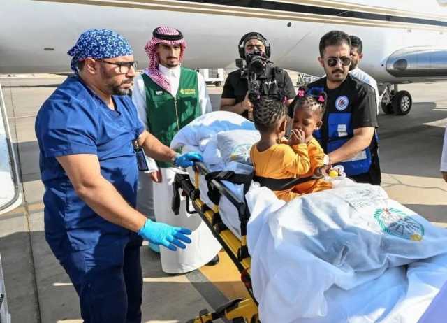 إنفاذًا لتوجيهات خادم الحرمين وولي العهد.. وصول التوأم الملتصق الجامايكي “أزاريا وأزورا إيلسون” إلى الرياض
