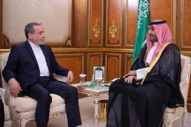 استعرض مع وزير الخارجية الإيراني المستجدات.. ولي العهد: السعودية تدعم الحوار بالوسائل الدبلوماسية لتسوية الخلافات