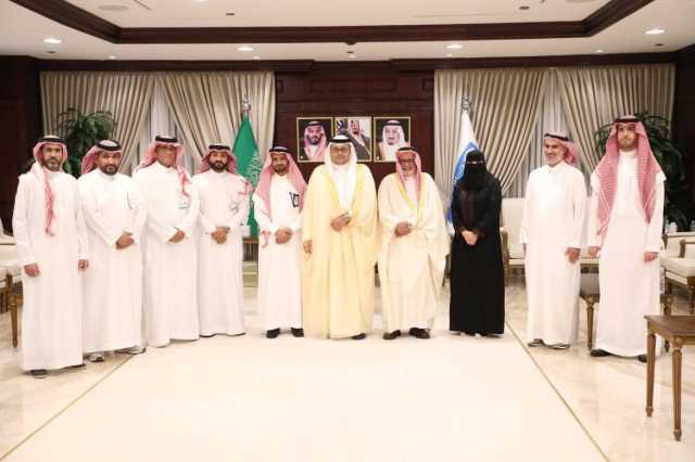رئيس جامعة الملك سعود المُكلَّف يدشن مقررات الحاسب الآلي والذكاء الاصطناعي