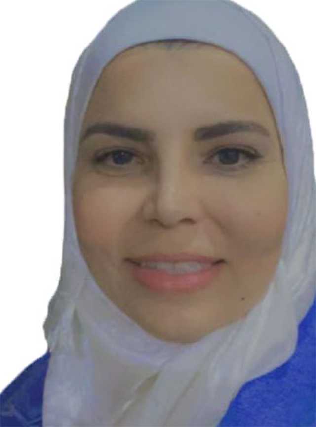 صيدلانية: استخدام الماكياج دون تنظيف يدمر الوجه