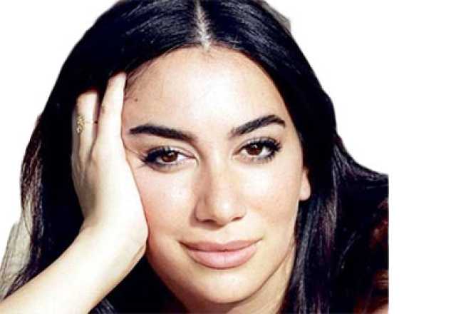 فدوى عابد تنتهي من «برشامة» وتدخل «السلم والتعبان»