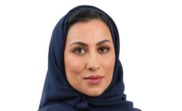 منى العجمي.. ثاني امرأة في منصب المتحدث باسم التعليم