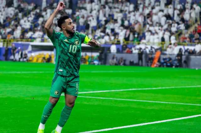 الدوسري رجل مواجهة الأخضر ونظيره الصيني
