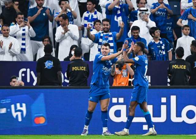 الهلال يحسم ديربي الرياض ويزيد متاعب الشباب