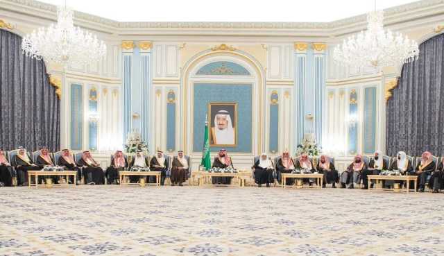 ولي العهد يستقبل الأمراء والعلماء والوزراء وجمعًا من المواطنين الذين قدموا للسلام عليه