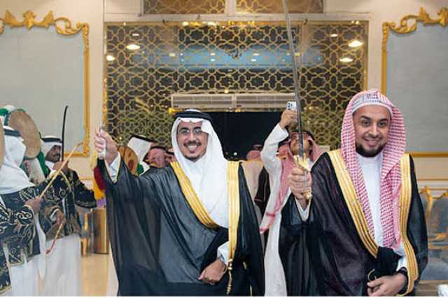 محمد إلى القفص الذهبي