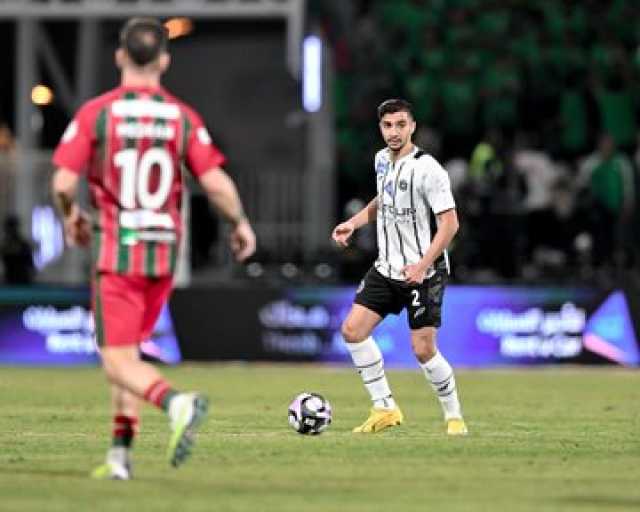 التعادل الإيجابي يحسم مواجهة الشباب والاتفاق