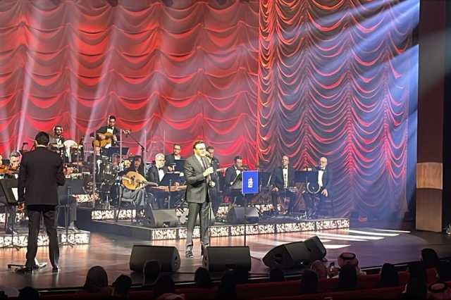 صابر الرباعي وفايا يونان يبدعان في “الغناء بالفصحى” بمركز ” إثراء”