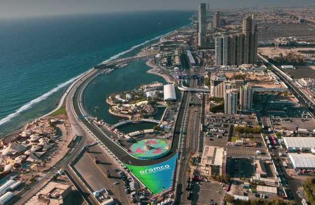 جدة تجهّز أسطول الفورمولا 1 فوق شواطئ البحر الأحمر لأول مرة