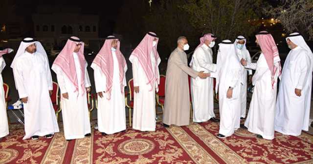 مسؤولون وأعيان يواسون الدرويش