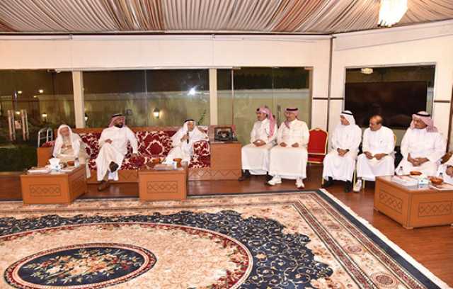 بحضور نخبة من رجال المجتمع.. حديث الذكريات والوفاء في ديوانية الحمدان