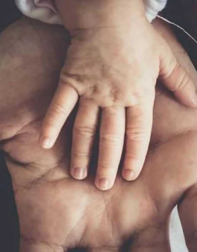 يغير اسمه سنوياً للتهرب من نفقة طفله