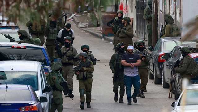 الاحتلال الإسرائيلي يعتقل 16 فلسطينياً