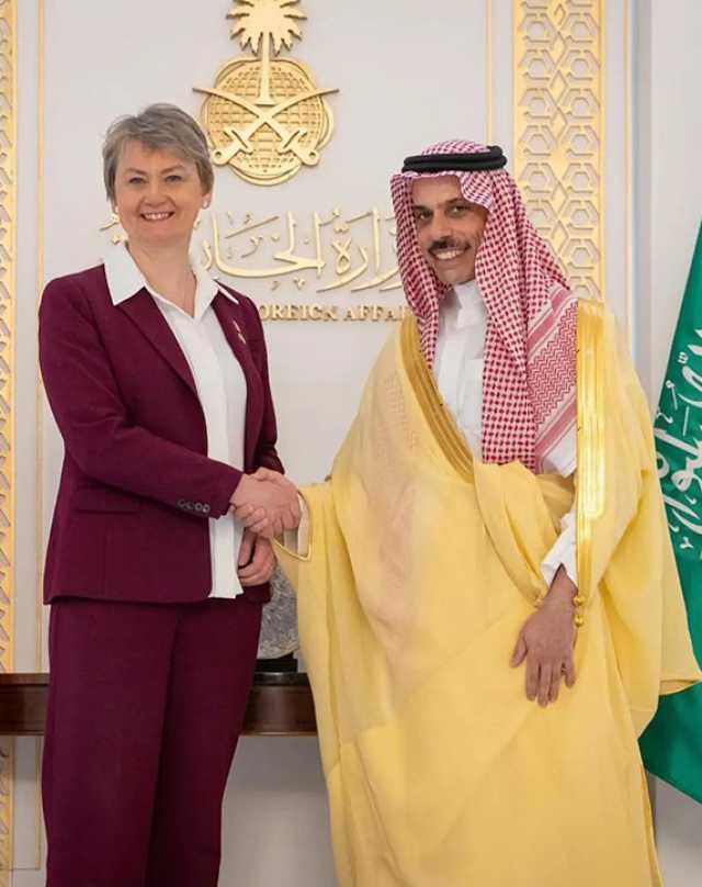 وزير الخارجية ونظيره الأمريكي يبحثان مستجدات المنطقة