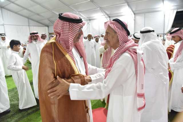 محافظ جدة وأمراء يواسون أسرة بن لادن في فقيدتهم سحر