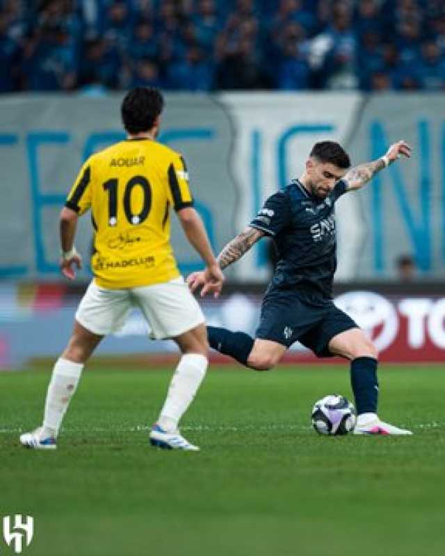 التعادل يحسم كلاسيكو الهلال والاتحاد في ” روشن”