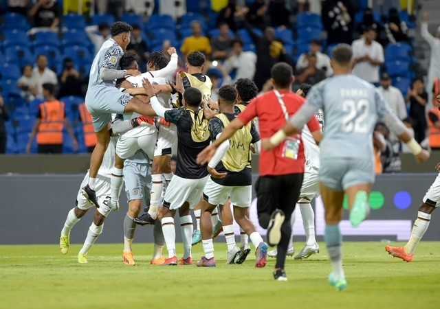 الشباب يتخطى الوحدة بـ” الترجيحية” ويواجه الهلال في نصف نهائي كأس الملك سلمان للأندية