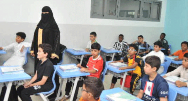 تهيئة نفسية وانتظام في الدراسة.. إستشاري: تعزيز الطاقة الايجابية للطلاب الجدد