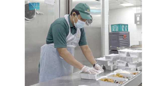 115 طناً من فائض الطعام توزعها “إكرام مكة”