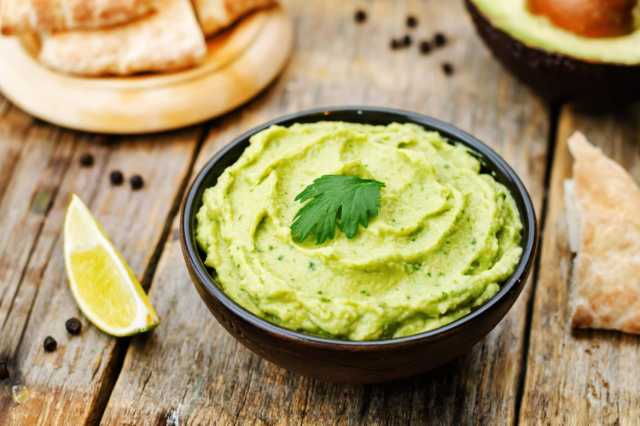 طريقة عمل حمص الطحينة بالسبانخ
