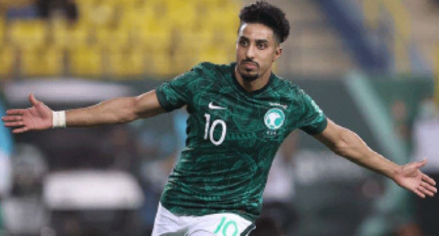 “سالم الدوسري” الأقرب لجائزة أفضل لاعب في آسيا