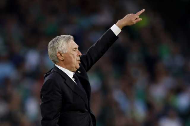 أنشيلوتي يجدد عقده مع ريال مدريد إلى 2026