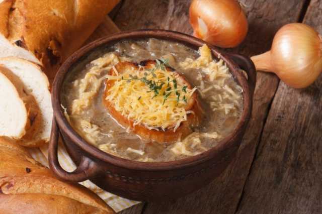 طريقة عمل شوربة البصل الفرنسية