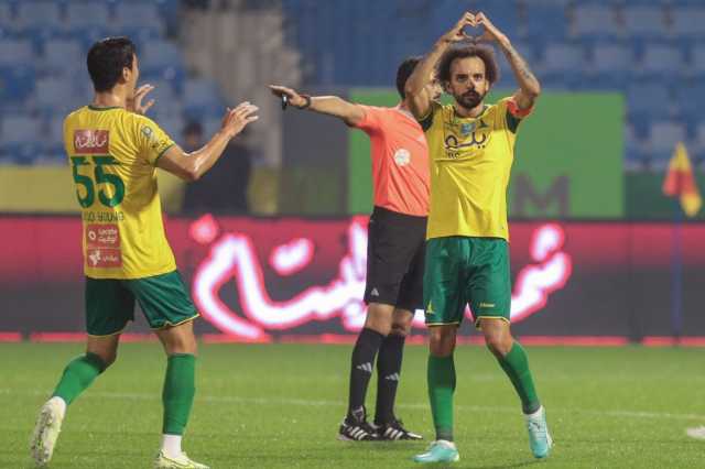الخليج يقسو على أبها بثلاثية