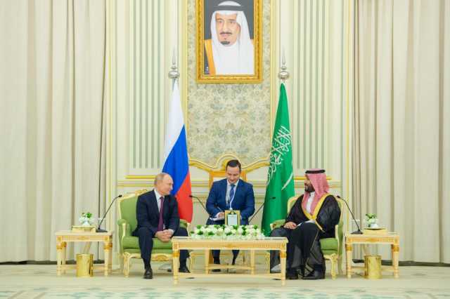 ولي العهد والرئيس الروسي يعقدان اجتماعًا موسعًا في قصر اليمامة