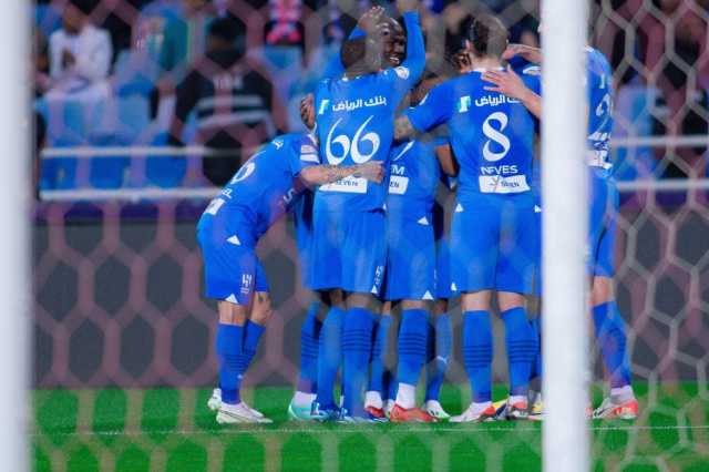 الهلال يدك شباك أبها بسباعية تاريخية