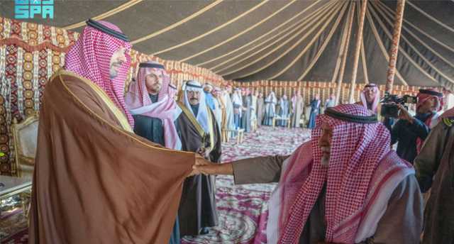 التقى الأهالي ودشن مشروعات.. أمير الشمالية يتفقد مركز السليمانية والقرى