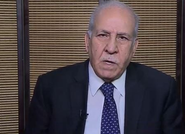 عبد اللطيف:(3) ملايين دولار سعر المقعد الواحد في مجالس المحافظات لكسب منصب المحافظ