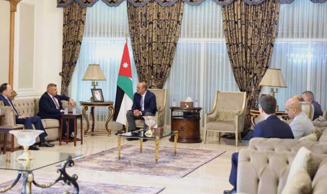رئيس الوزراء الأردني ووزير الداخلية العراقي يبحثان محاربة المخدرات وتأمين حدود البلدين