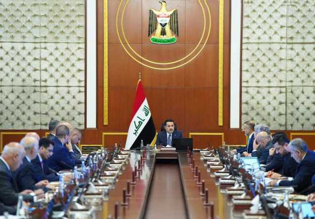الحكومة تفقد السيطرة على سعر الدولار