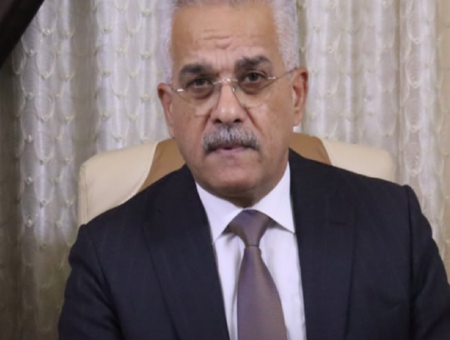 نائب يقدم طلبا لتمديد الفصل التشريعي بعد إعلان الرئاسة البرلمانية بالتمتع بالعطلة