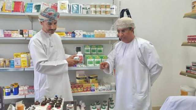 وكيل 'الزراعة' يتفقد سير العمل في 'المروج للألبان' والمحجر البيطري بظفار