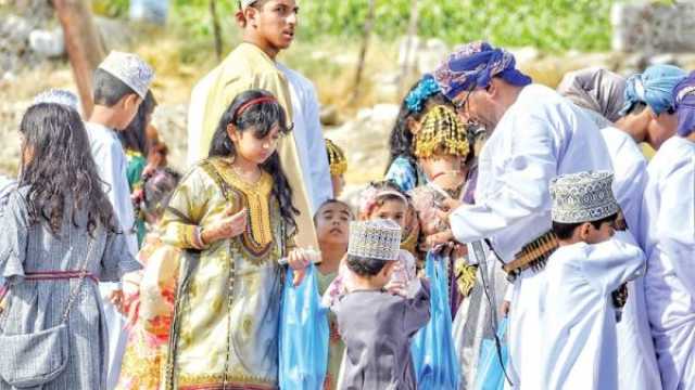 مع السلطنة.. هذه الدول تحتفل بأول أيام عيد الفطر الاثنين