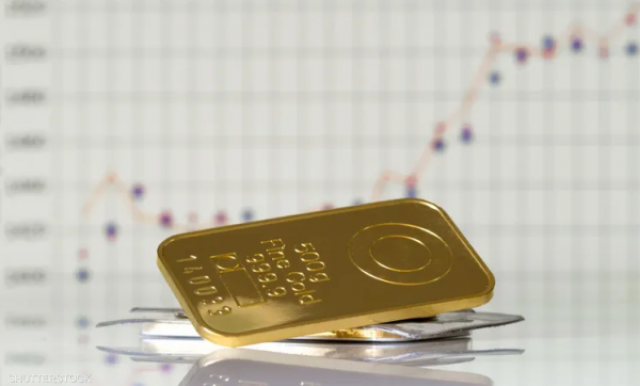 الذهب يواصل التحليق لمستويات غير مسبوقة ومسؤول كبير يوضح السبب