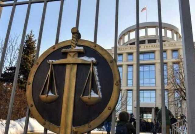 روسيا تحتجز موظفا في وزارة الدفاع بتهمة الرشوة