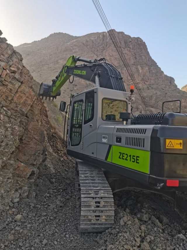 طريق جبلي لربط قريتي سيق الباطن وحاور في الكامل والوافي